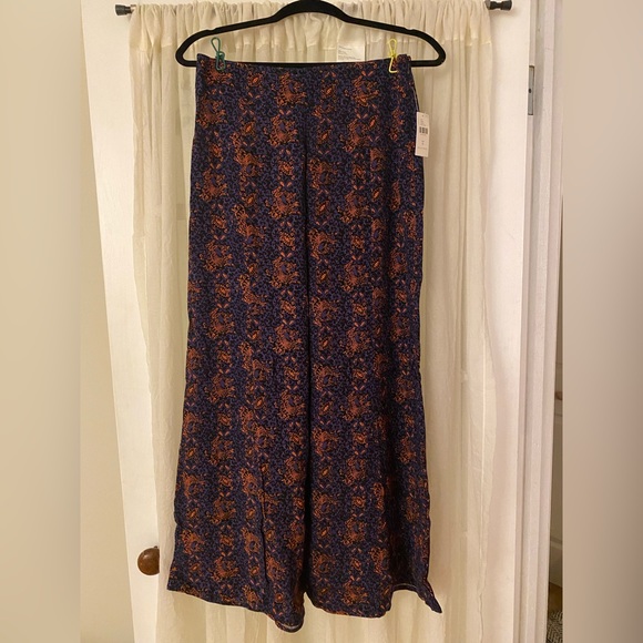 Women’s Anthropologie Flowy Pants - Picture 1 of 4